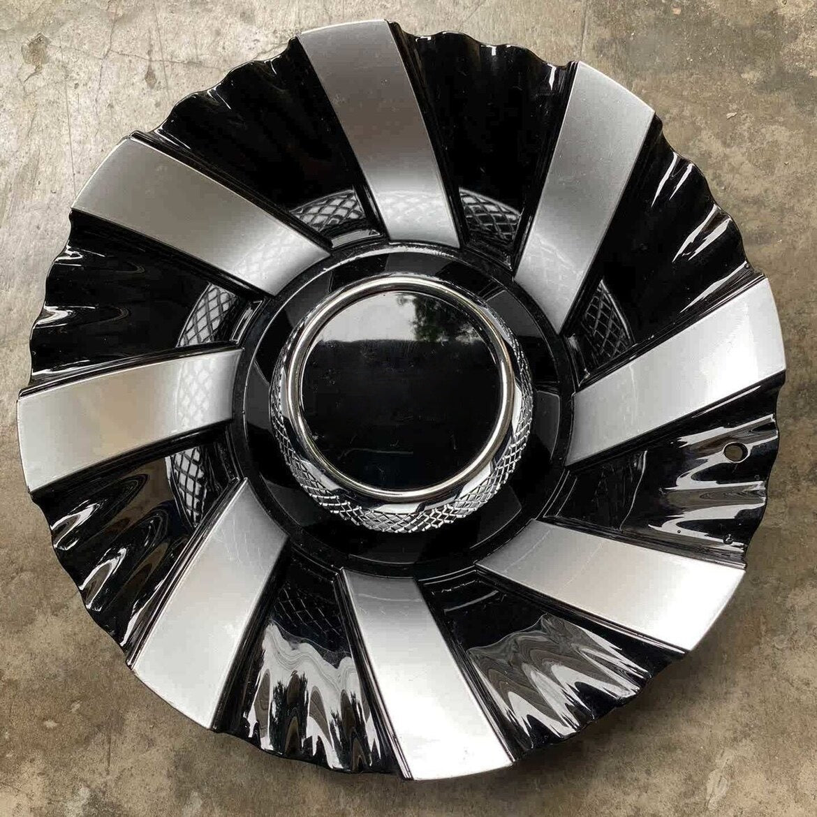 XPENG G9 Hub center cap (4PCS) - EVEVUP Xpeng Accessories
