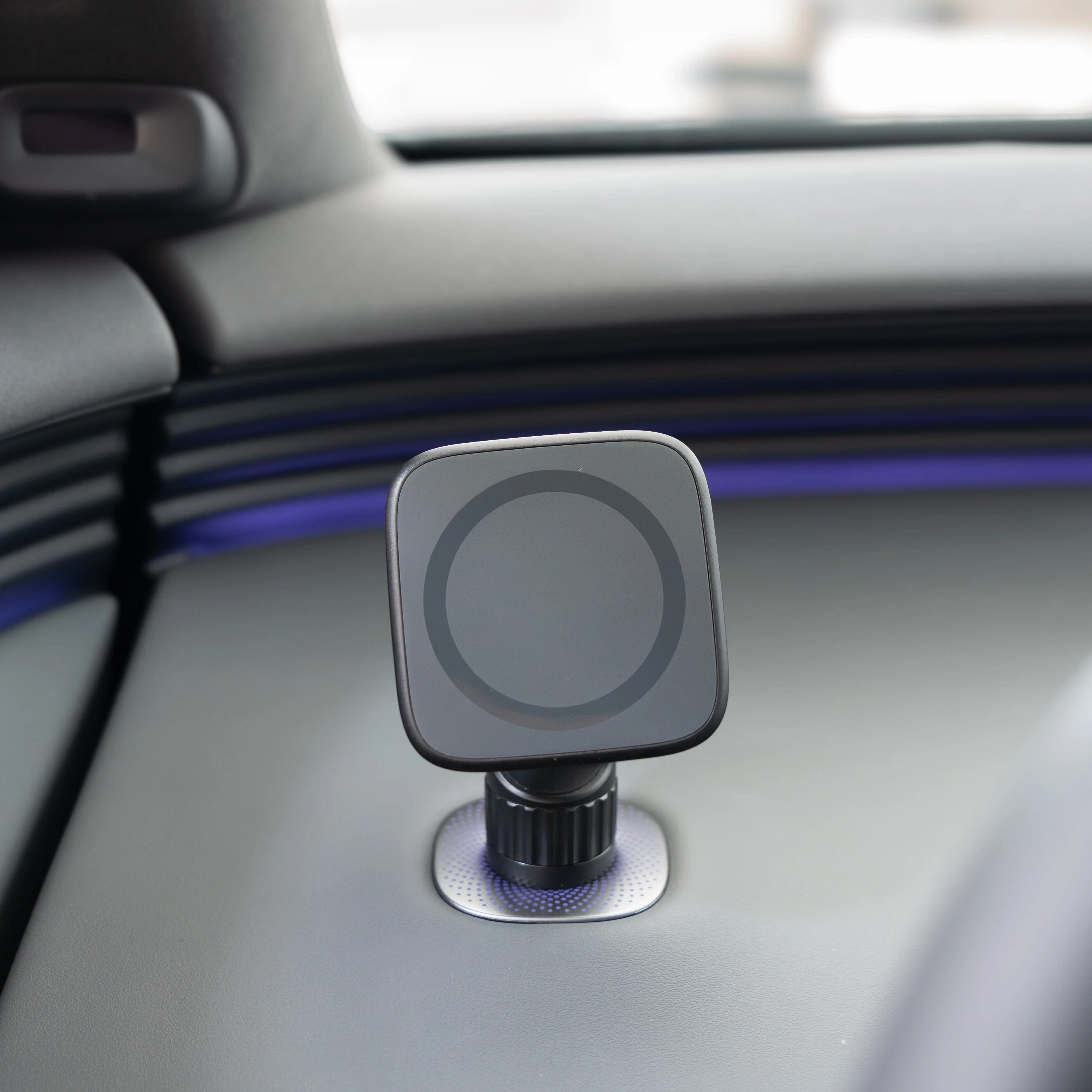 Magnetic Phone Holder for XPeng MONA L03